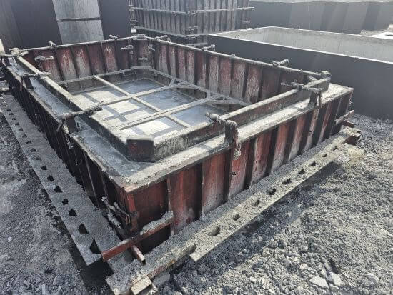 Zbiorniki betonowe Świerzawa w procesie produkcji